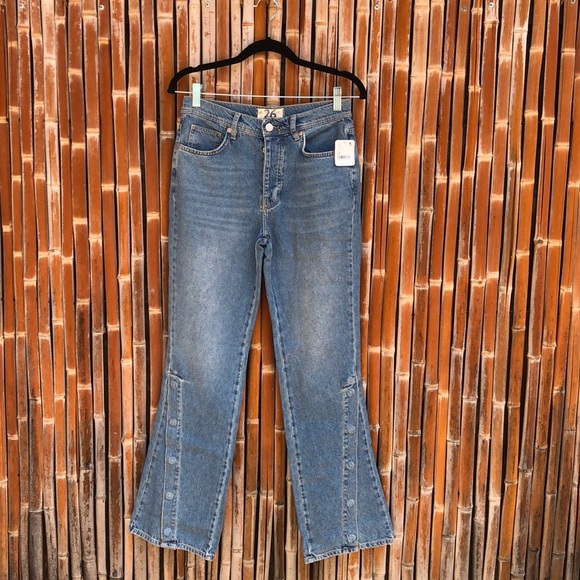 NEW FREE PEOPLE We The Free Blue Snap Slit Flare Jeans 26 NWT - Picture 4 of 14